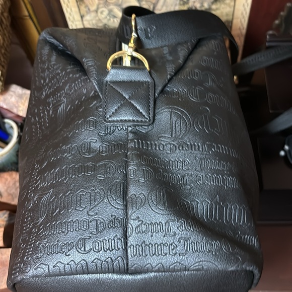 Juicy Couture Lg. Weekender Bag Black Faux Leather w Zip Coin Purse 17”x11”x8” - Picture 11 of 17